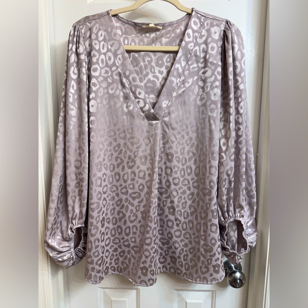 we:some silver satin leopard print v-neck blouse with balloon sleeves size large